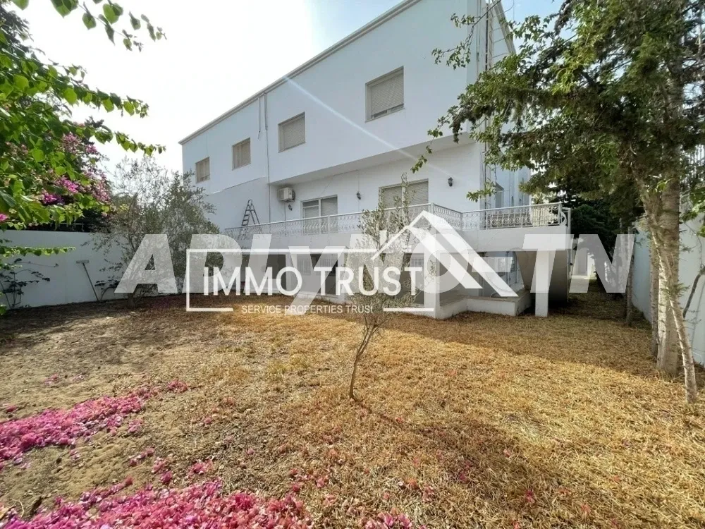  Étage de Villa à Gammarth – Vue Mer Exceptionnelle 