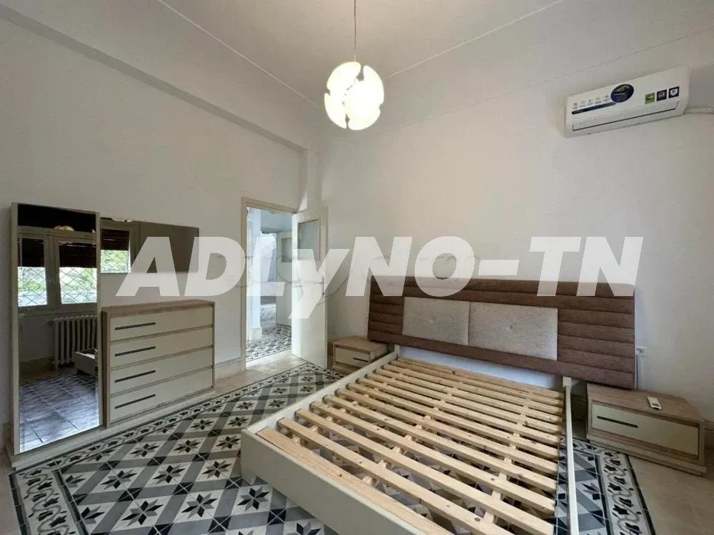 Villa plain-pied semi meublée avec un grand jardin à Mutuelleville à Tunis - Photo 3