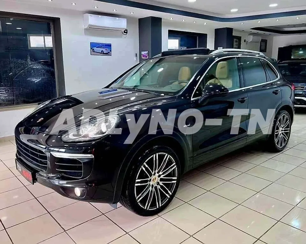 PORSCHE CAYENNE DIESEL V6 à Ariana - Photo 2