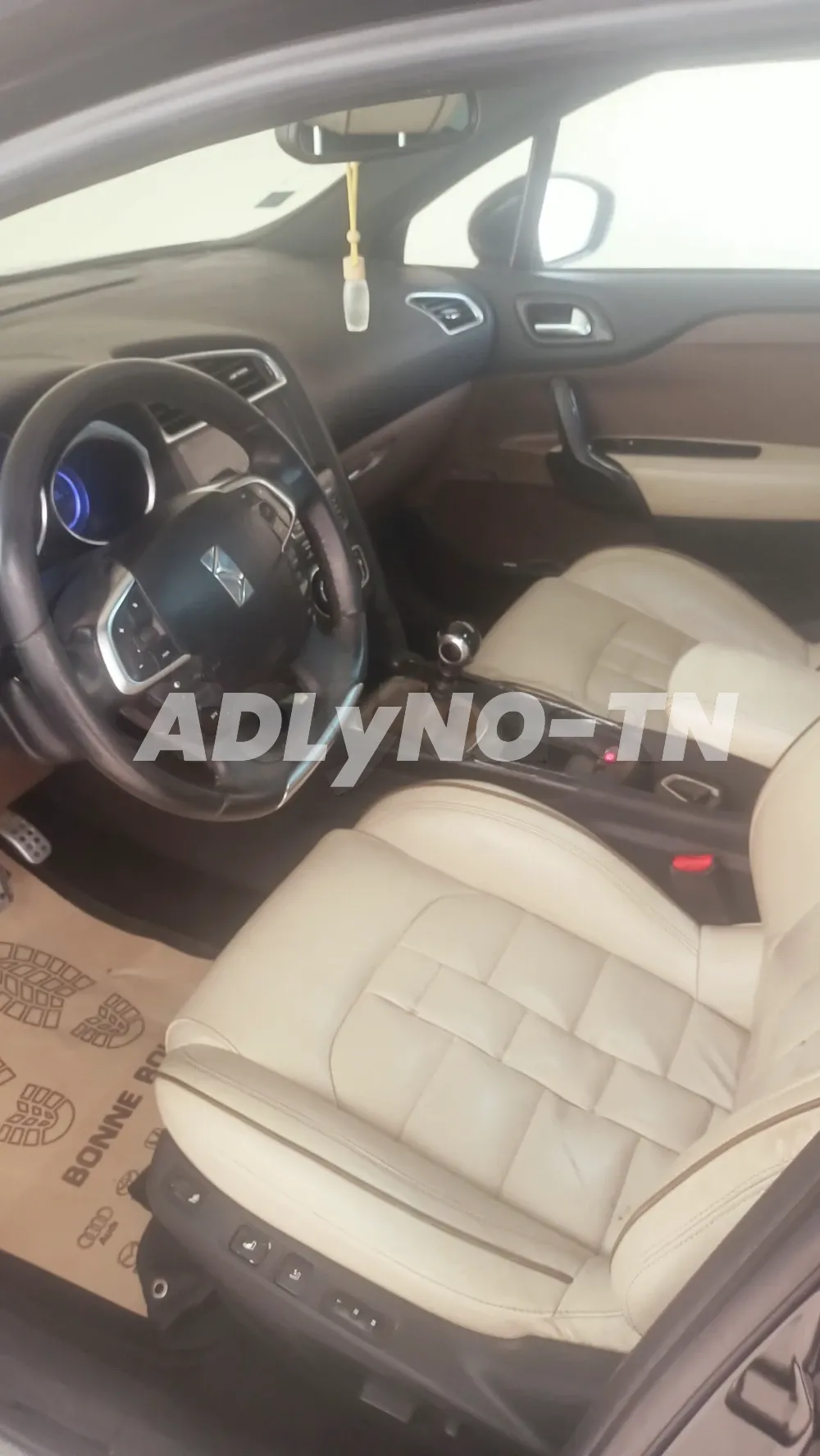 Citroën DS4 e-hdi à Sfax - Photo 3
