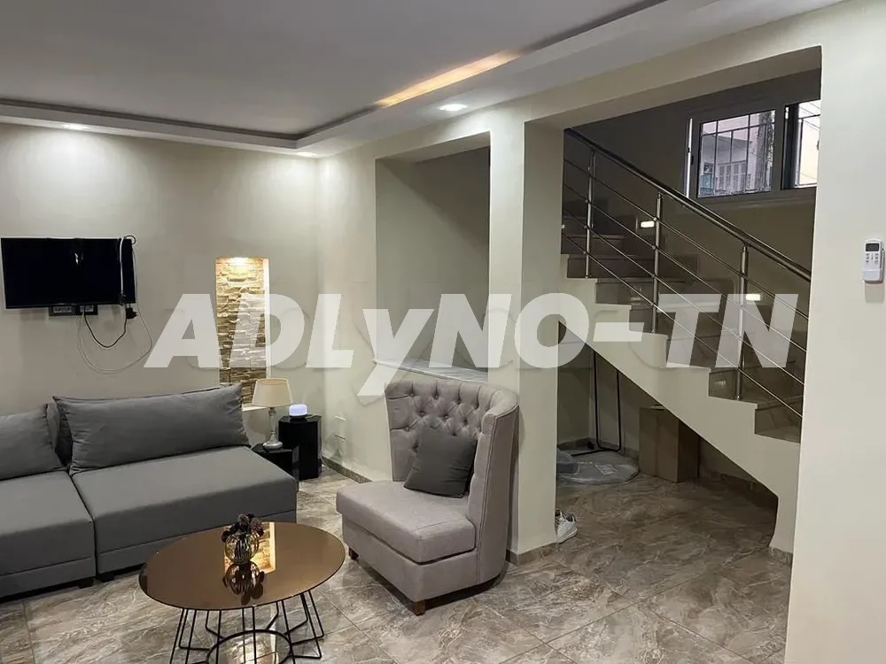 À vendre : Belle villa R+2 avec appartement mitoyen et garage à Tunis - Photo 5