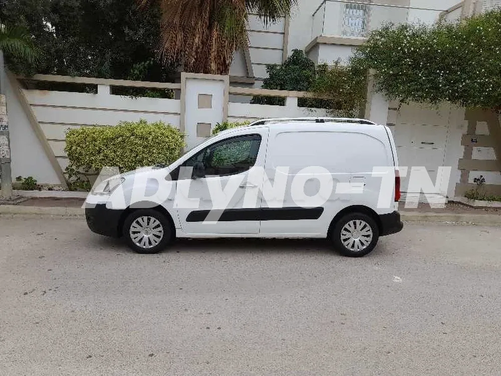 Citroën b9 à Ariana - Photo 1