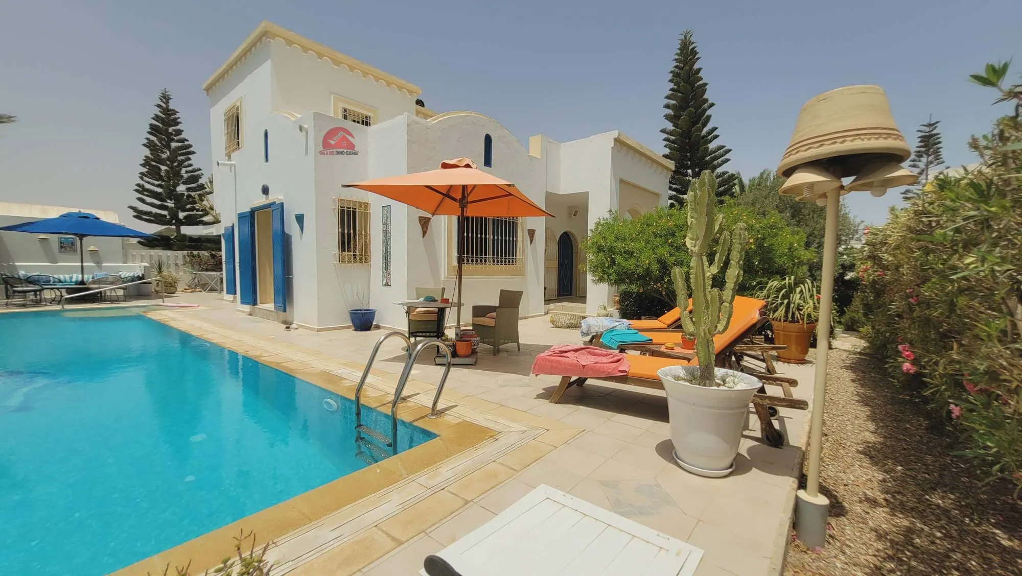  un appartement s+2 au 1er étage dans un immeuble privé a louer bureautique situé a Nogra (route bizerte) 