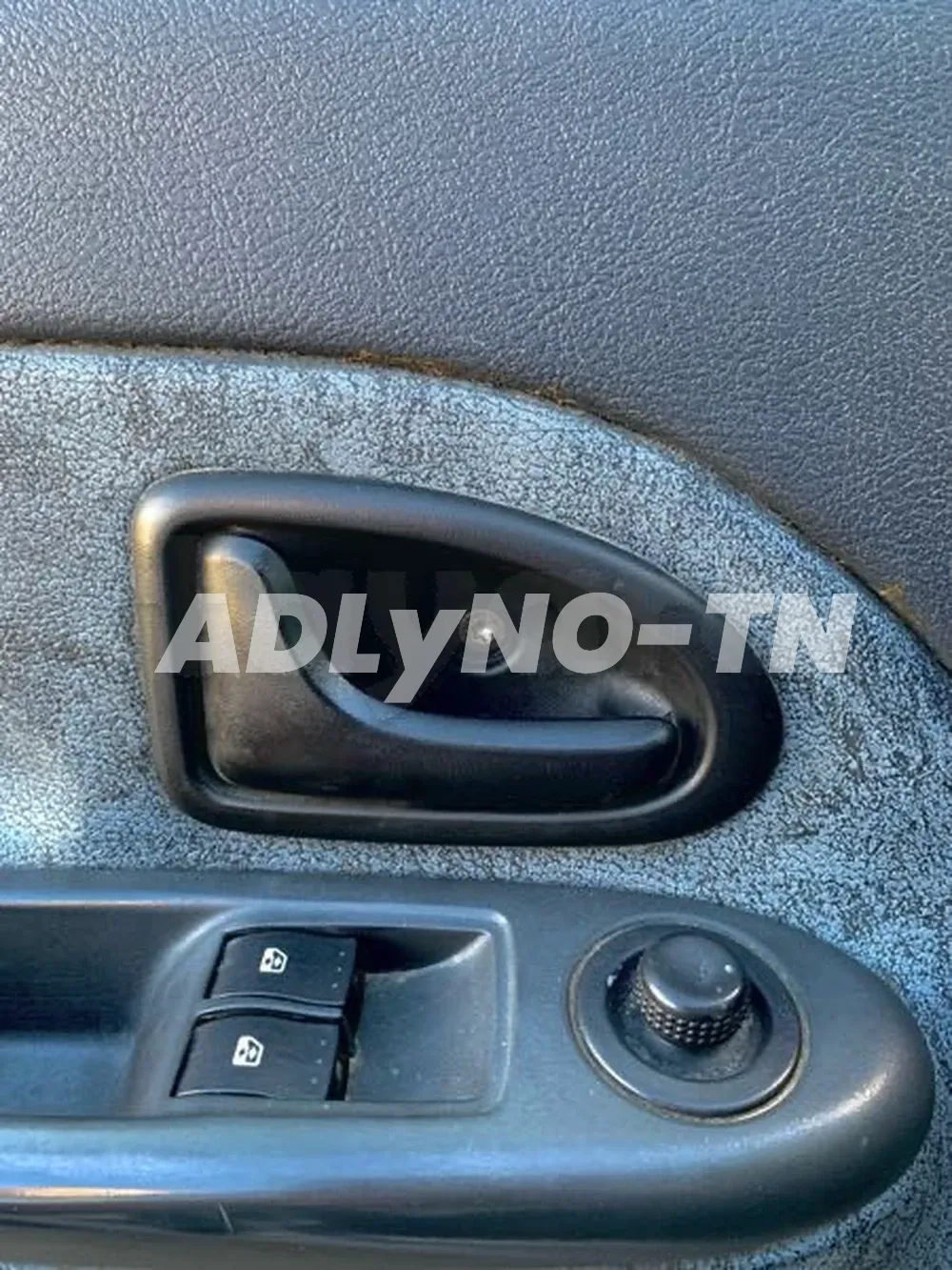 clio bombé pré compus à Bizerte - Photo 8