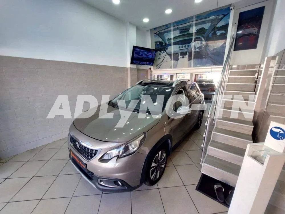 PEUGEOT 2008 1.2 -TEL 98479647 à Ariana - Photo 1