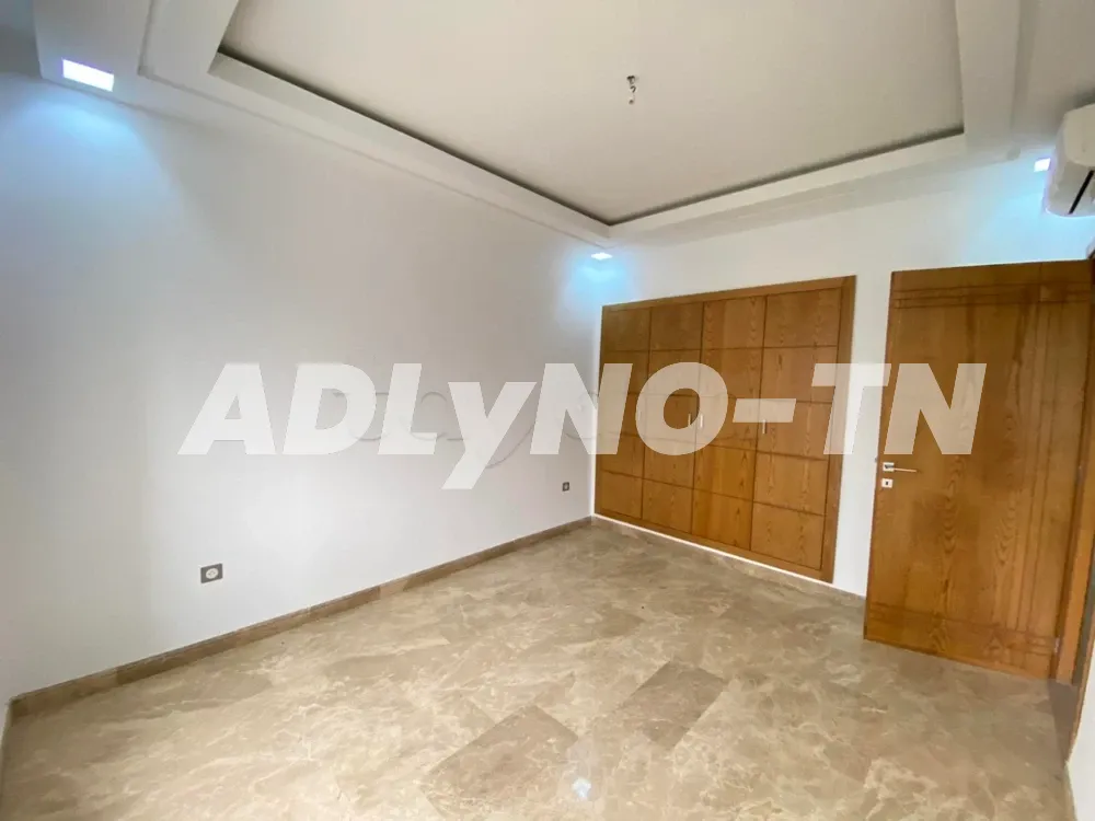 A vendre un duplex en s+3 à Tunis - Photo 4