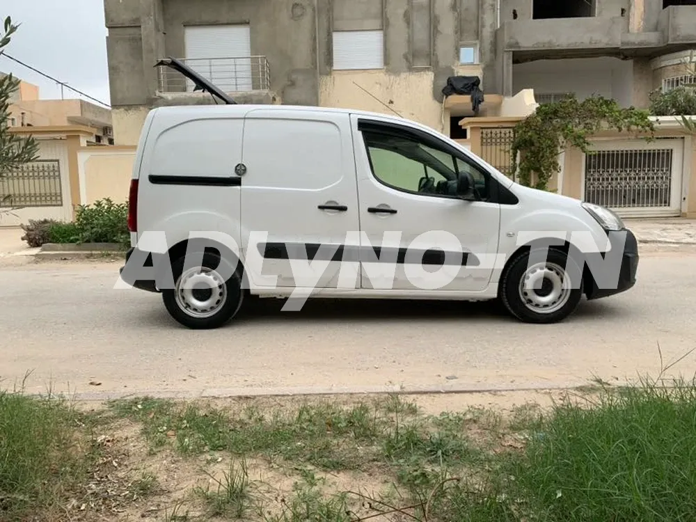Peugeot partner état neuf à Nabeul - Photo 8