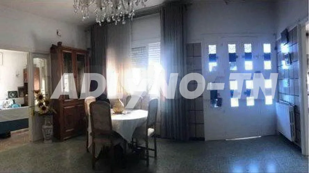 un étage de villa à usage bureautique à Ariana - Photo 1