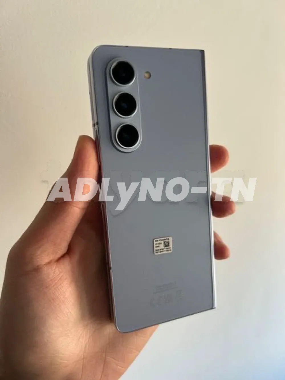 Samsung Z Fold 5 256/512/12 état neuf comme cacheté très peu servi importé avec facture boutique garantie et son câble dispo bleu 512/12 à 3099dt 256G à 2950dt tel 20172643 à Tunis - Photo 1