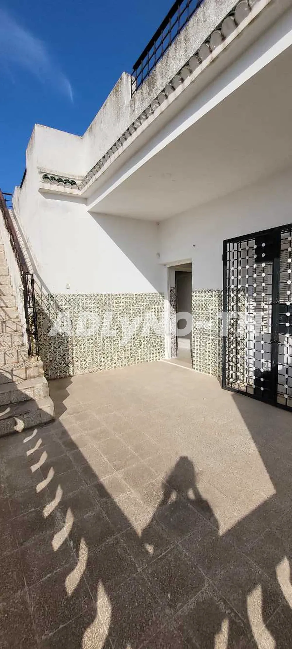  ETAGE DE VILLA A CITE ENNASR 
