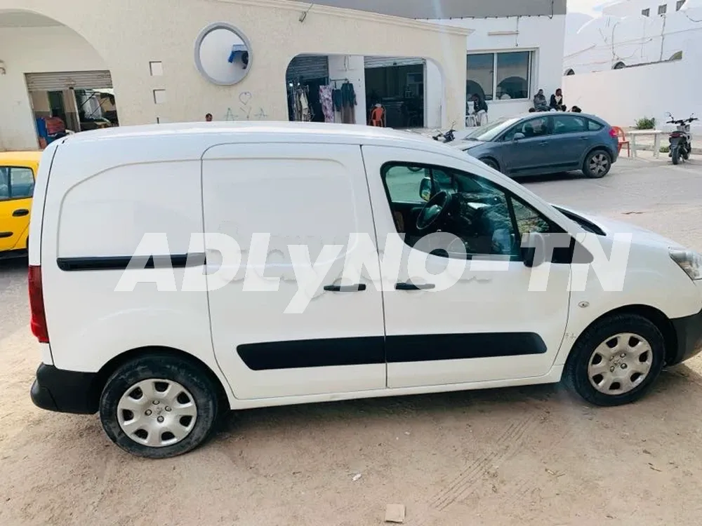 partner berlingo b9 1.6 hdi à Medenine - Photo 3
