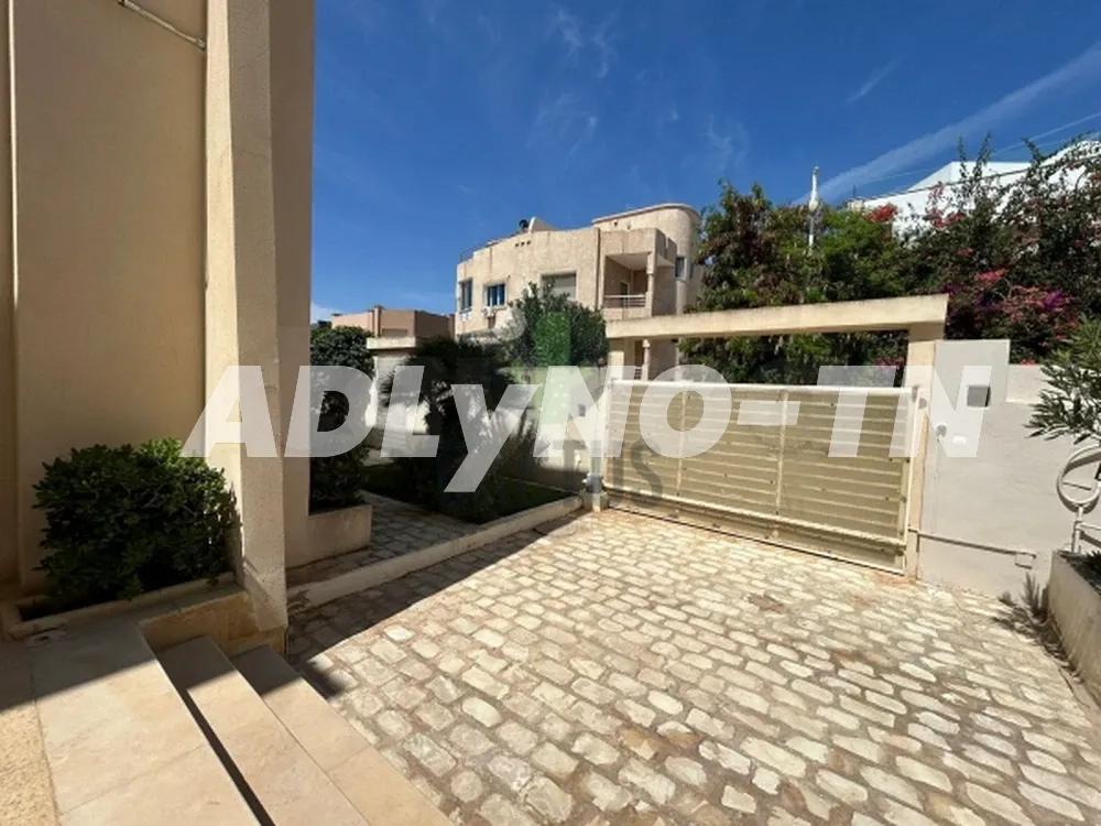 À vendre : Villa pieds dans l'eau sur un terrain de 779m² à Jinene Beni Khiar à Nabeul - Photo 11