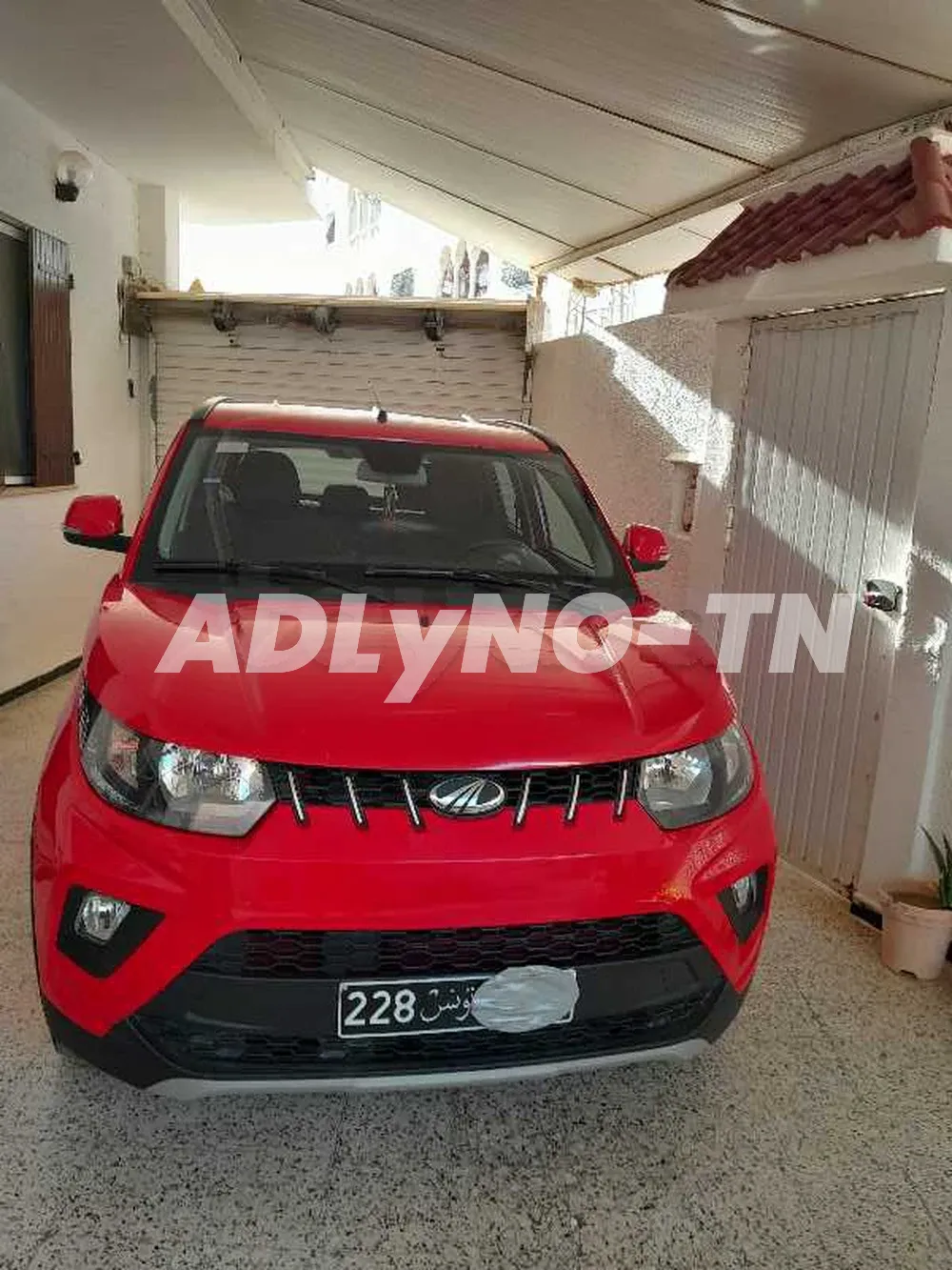 MAHINDRA KUV 100 K6 + à Tunis - Photo 8
