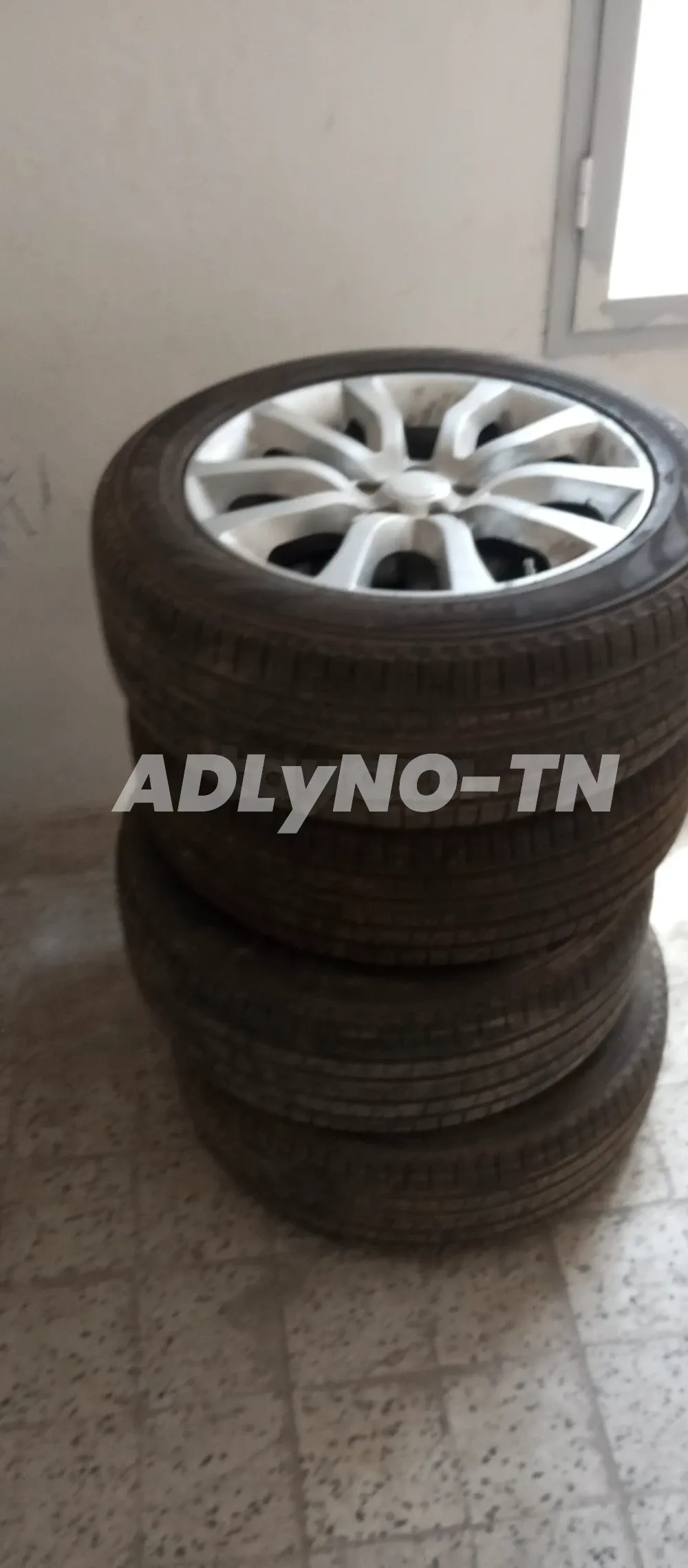 Kuv100 /k8 toute neuve