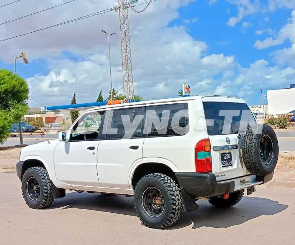 ? nissan patrol GL 4x4 à Ariana - Photo 4