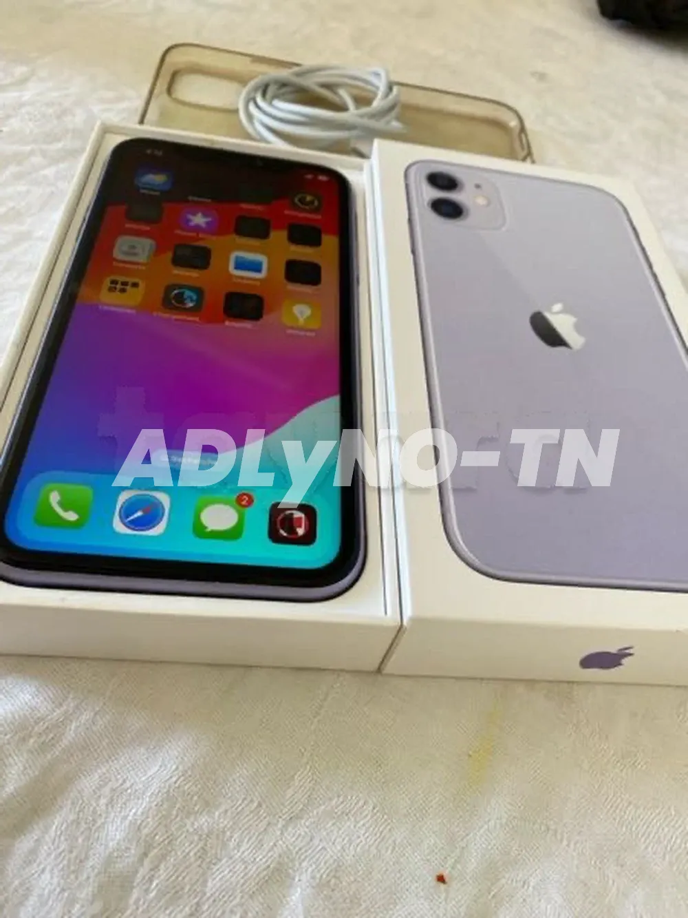 iPhone 11 batterie 87 jamais reparé à Tunis - Photo 1
