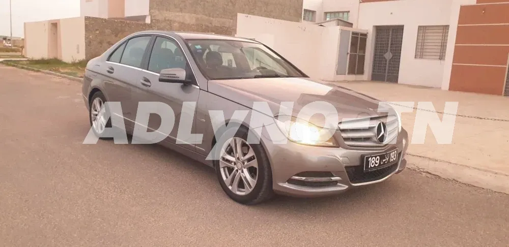 Mercedes benz c220 à Sfax - Photo 7