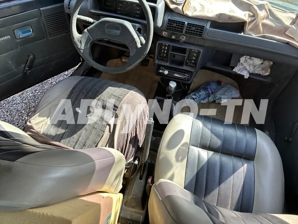 Peugeot 205 à Manouba - Photo 5