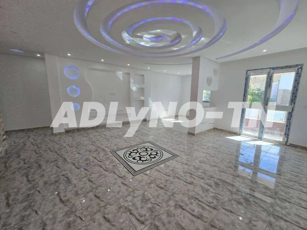 Villa de 400 m² sur un terrain de 597 m² à Ben Arous - Photo 3