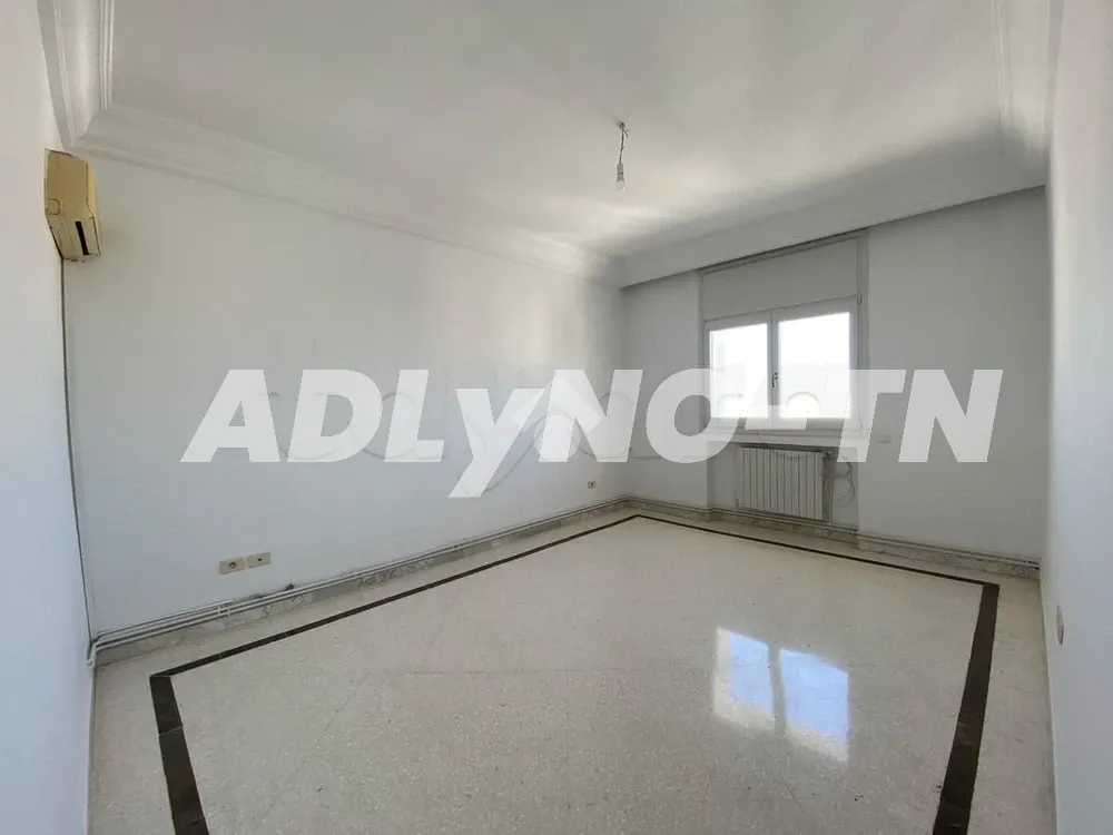 S+2 en Vente à Ennasr 2 à Ariana - Photo 3