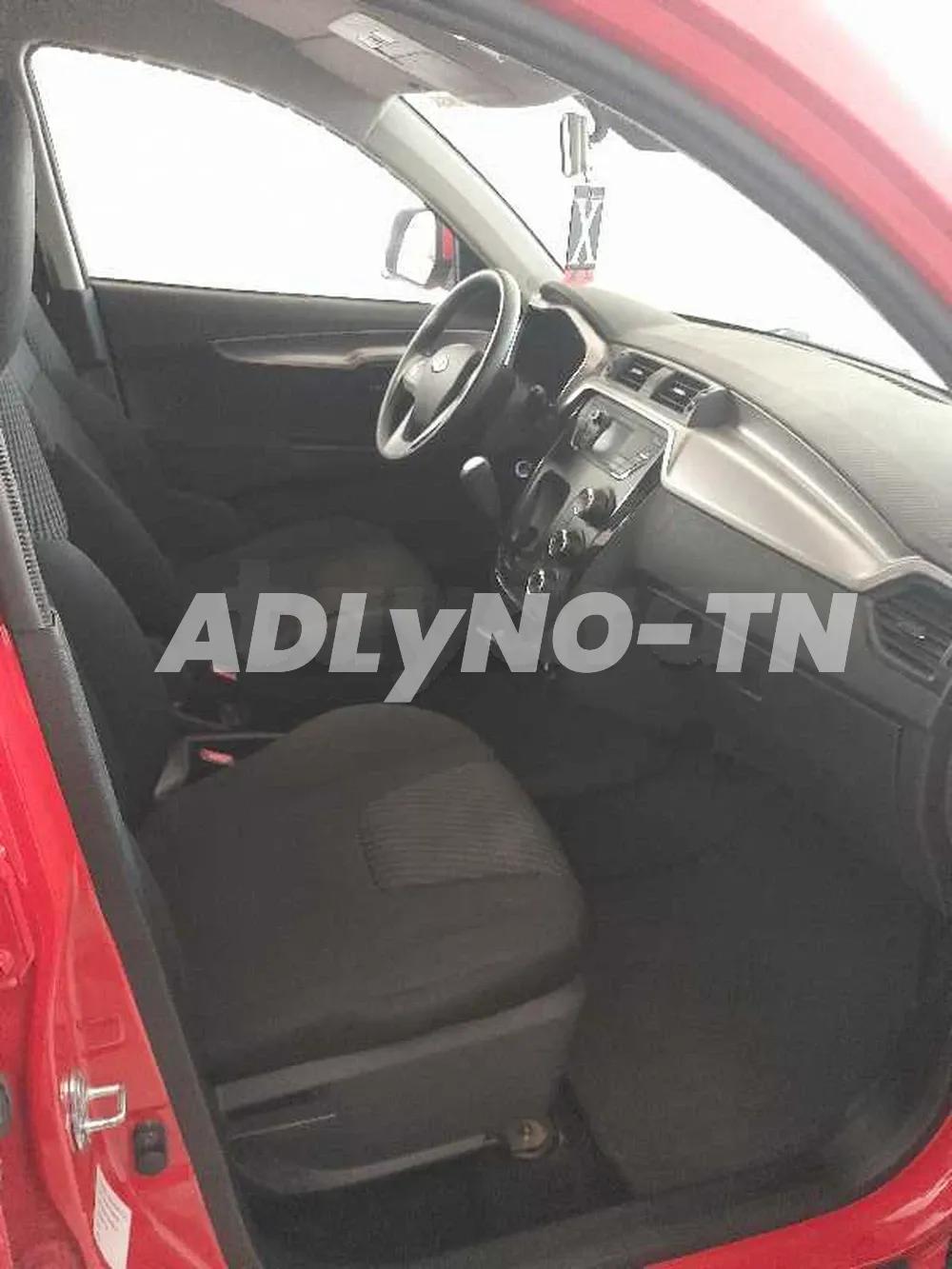 MAHINDRA KUV 100 K6 + à Tunis - Photo 5