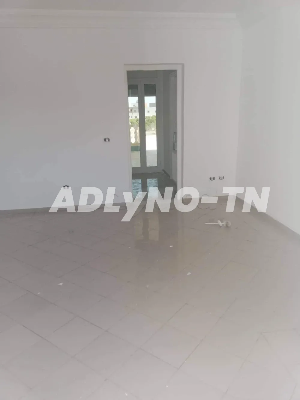 A vendre un duplexe S+3 avec garage a cité IRRIESSA en face jardin de Carthage 200m du siège BANC EZITOUNA autoroute la Goulette à Tunis - Photo 7