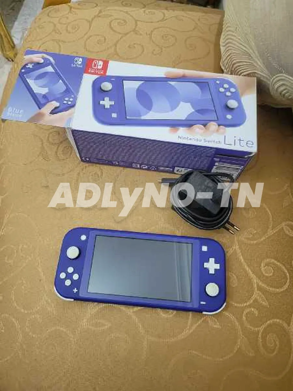 nintendo switch lite non patchée avec paquet et chargeur dorigine prix 430d à Manouba - Photo 6