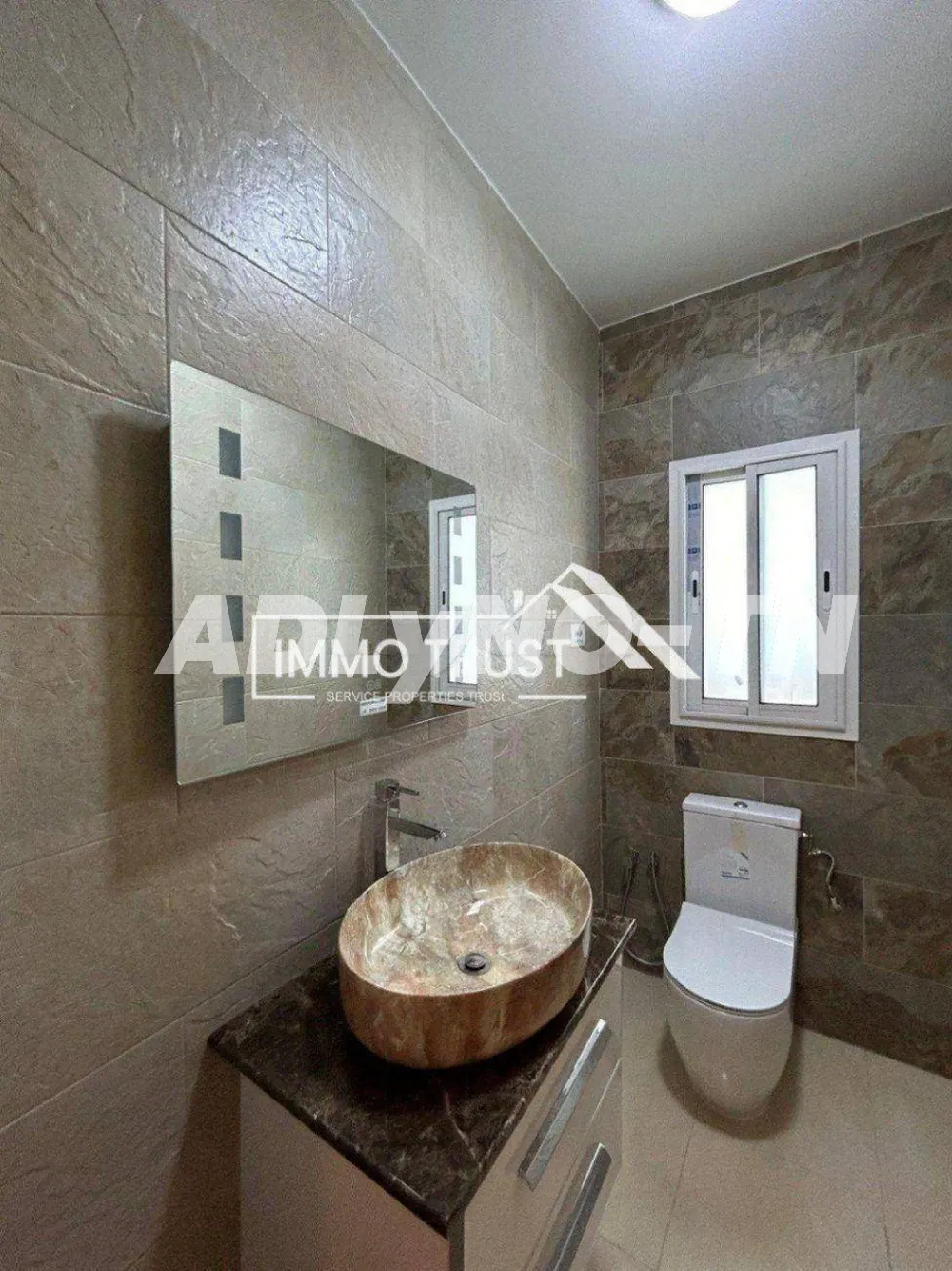 ?Villa en S+4 avec piscine et jardin à La Marsa à Tunis - Photo 9