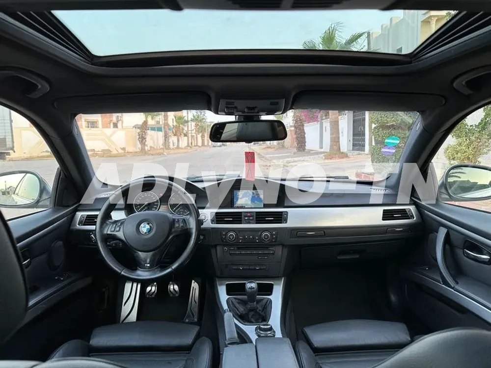 bmw serie 320i coupé e92 restylé phase 2 kit M// état irréprochable à Ariana - Photo 5