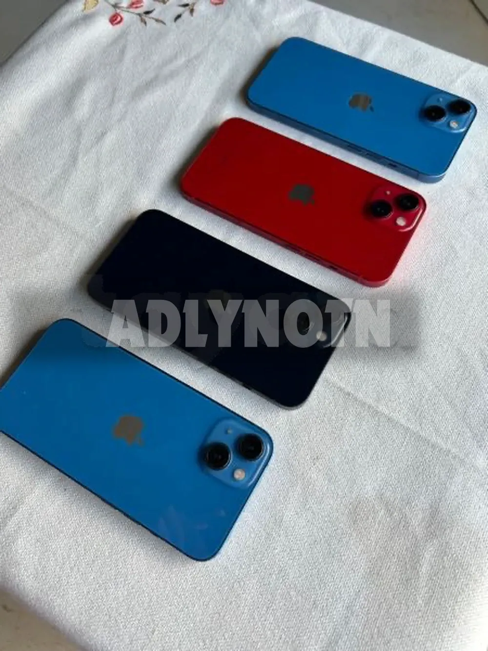iPhone 13 128G/256G Bleu et Noire état neuf comme cacheté aucune rayure ni défaut peu servi importé validé sur sajalni jamais réparé avec le câble d'origine et facture boutique 256G batt 85% duos à 1750dt 128g batterie 94% a 1650d Tel 20172643 à Tunis - Photo 2