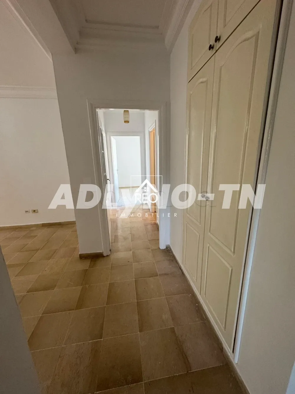 A Vendre : Un appartement S+2, Situé à Cité Wahat à Tunis - Photo 7