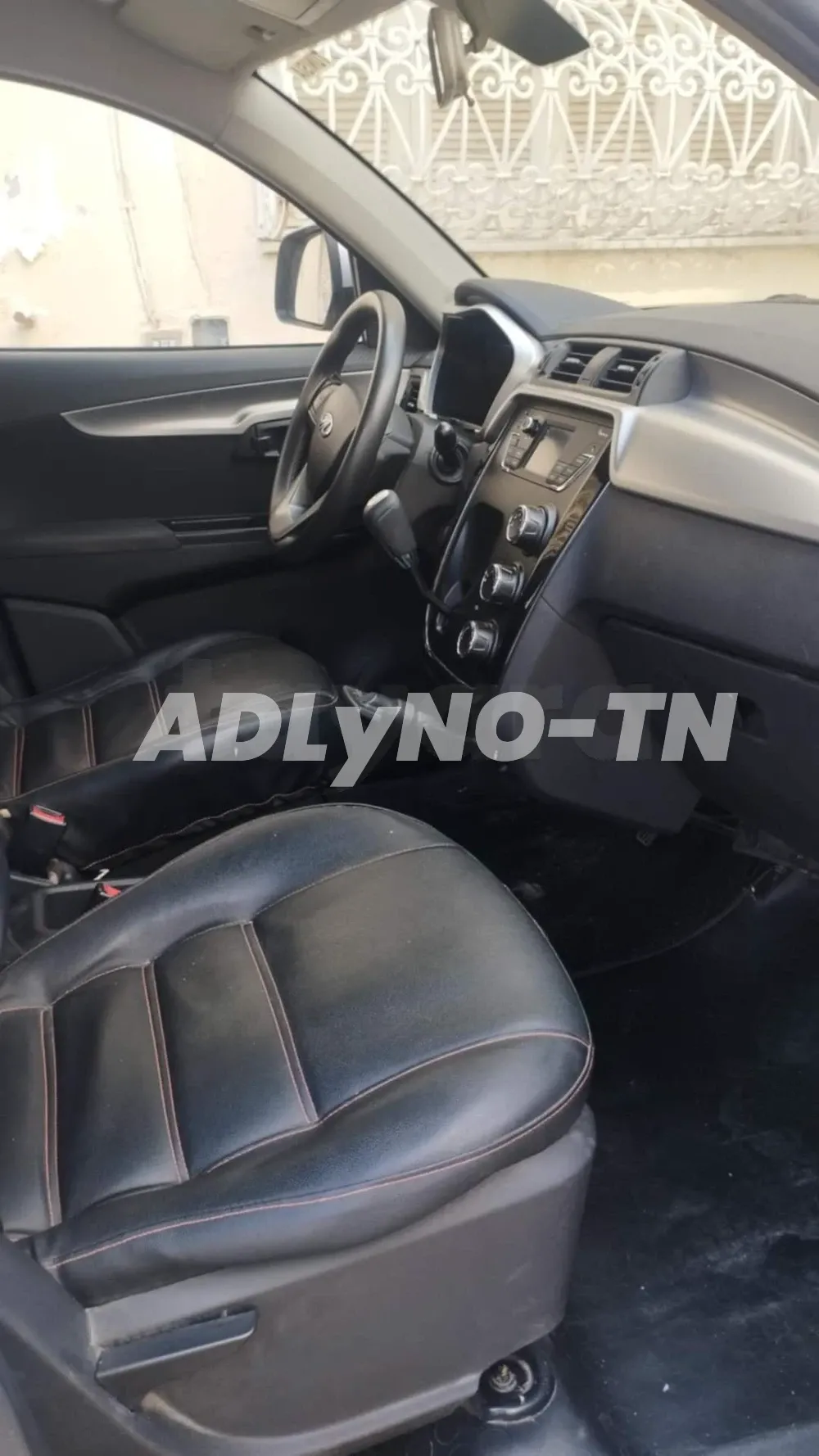 2021 Mahindra kuv 100 k6+ à Tunis - Photo 3
