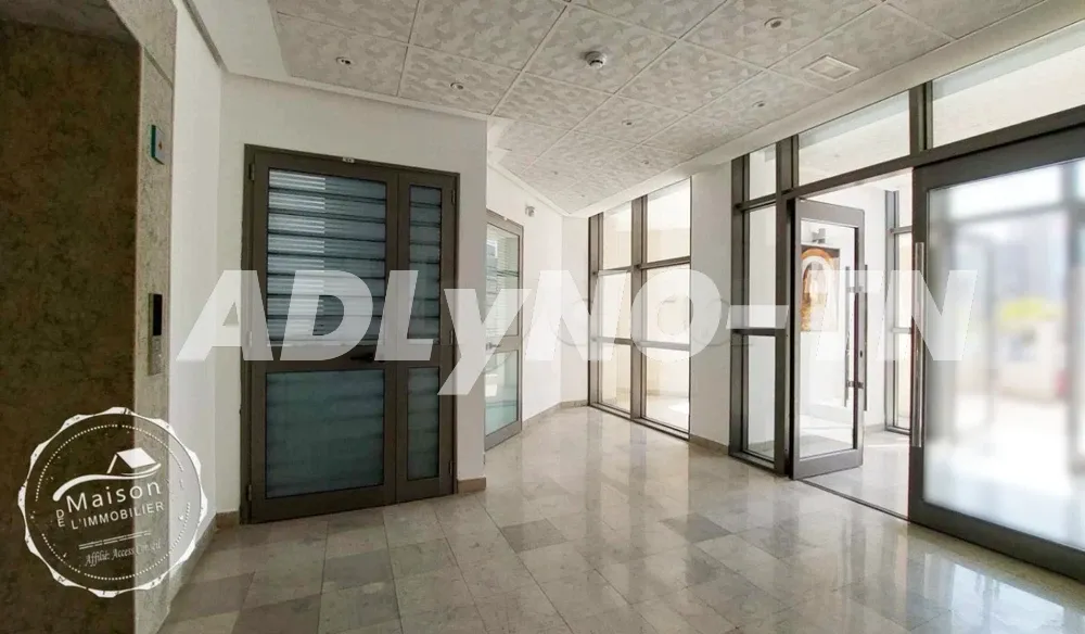 A louer immeuble bien entretenu 2600 m² au Lac 3 à Tunis - Photo 3