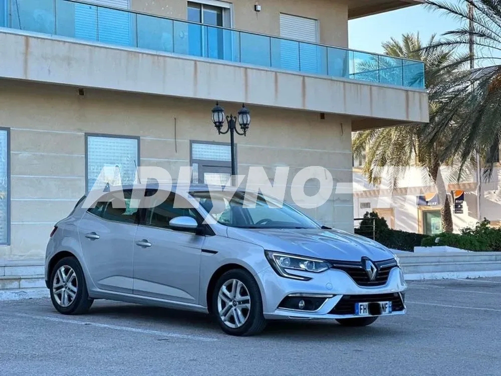 MEGANE 4 PHASE 2 TT OPTIONS IMPORTE FIN SERIE à Monastir - Photo 7