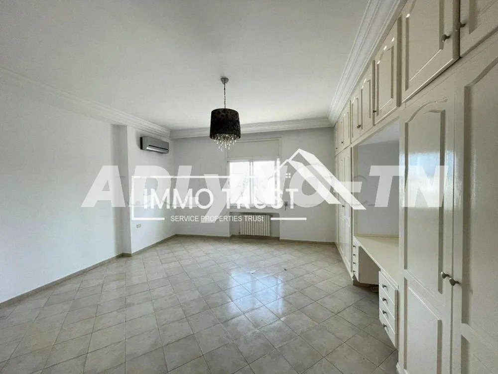 ?Villa S+5 avec chambre de service à La Soukra à Ariana - Photo 6