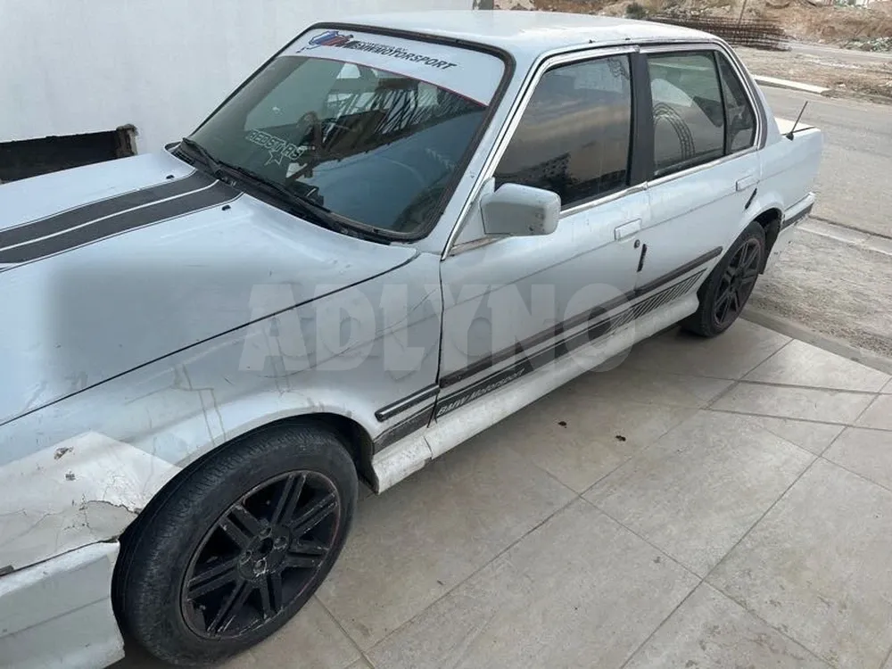 BMW E30 à sousse - Photo 4
