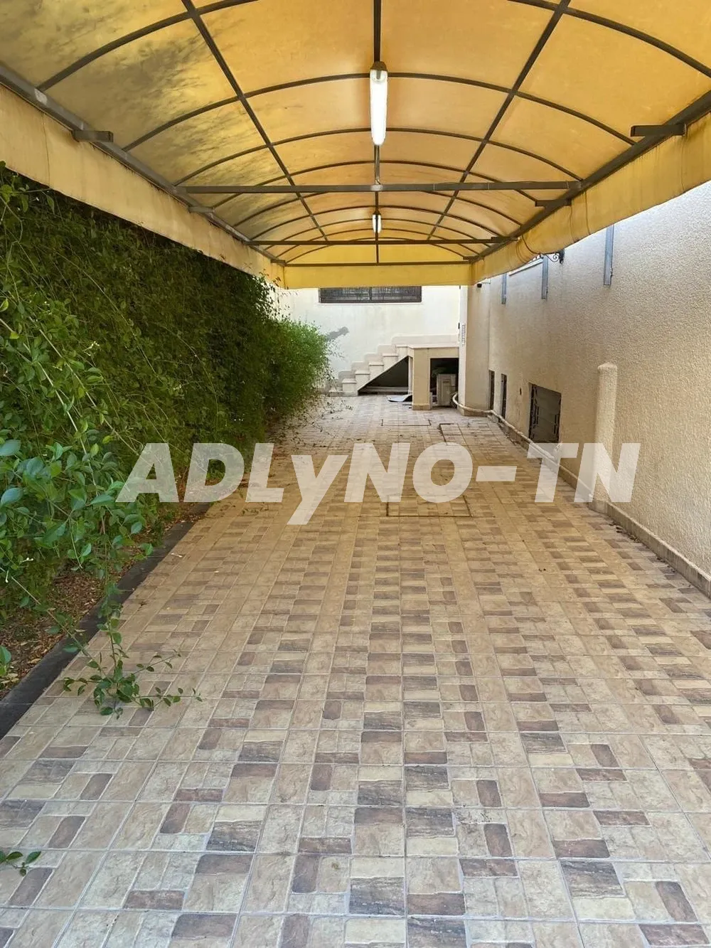 À louer villa à usage habitation ou bureautique à Mutuelleville à Tunis - Photo 6