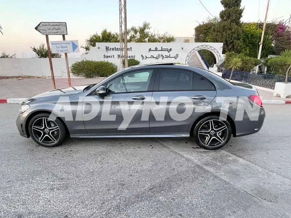 C200 4 matic kit amg roulée 9mkm black edition full options tu246 à Bizerte - Photo 1