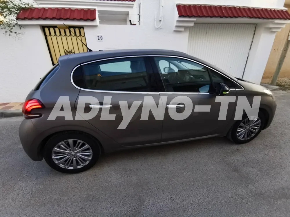 2016 Peugeot PureTech 208 à Ariana - Photo 3