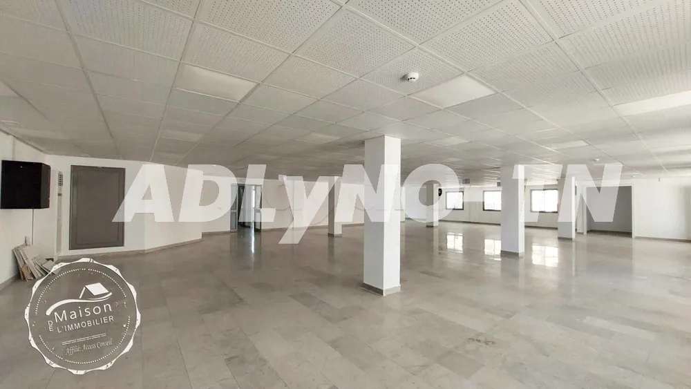 A louer immeuble bien entretenu 2600 m² au Lac 3 à Tunis - Photo 5