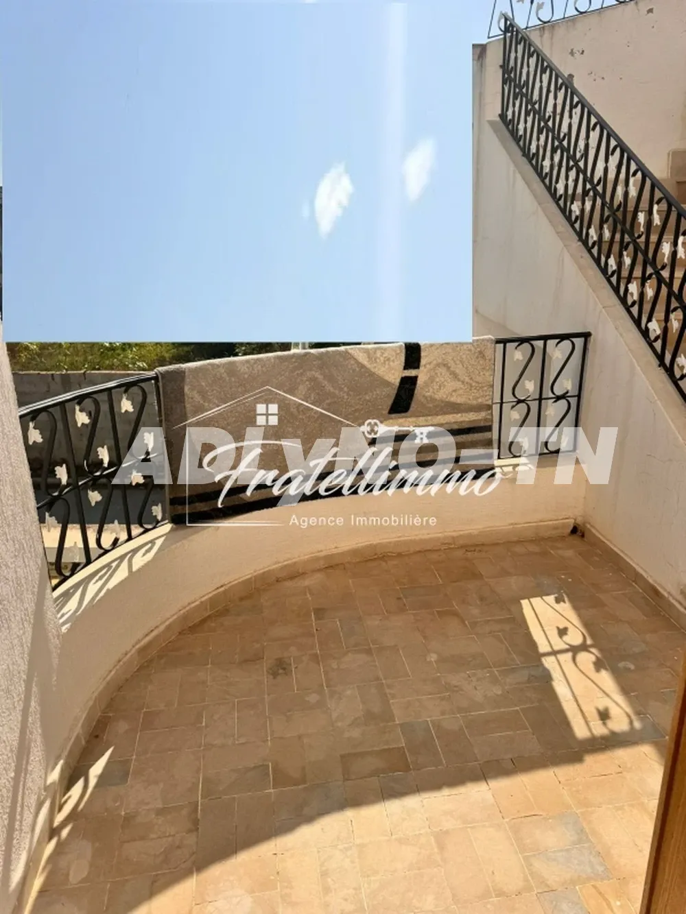A LOUER MAGNIFIQUE ETAGE DE VILLA S+2 MEUBLE AIN ZAGHOUANE NORD à Tunis - Photo 7