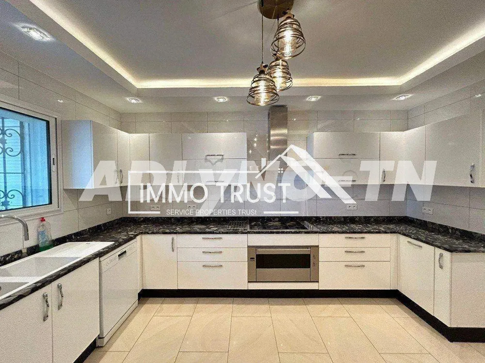 ?Villa en S+4 avec piscine et jardin à La Marsa à Tunis - Photo 5