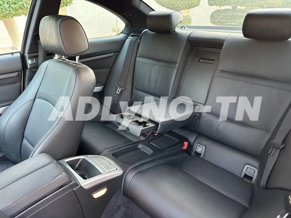 bmw serie 320i coupé e92 restylé phase 2 kit M// état irréprochable à Ariana - Photo 8
