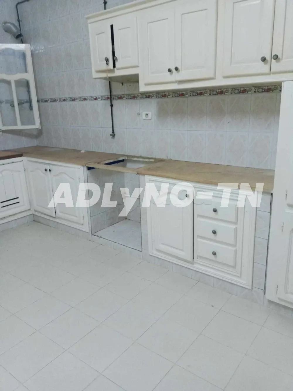 A vendre un duplexe S+3 avec garage a cité IRRIESSA en face jardin de Carthage 200m du siège BANC EZITOUNA autoroute la Goulette à Tunis - Photo 1