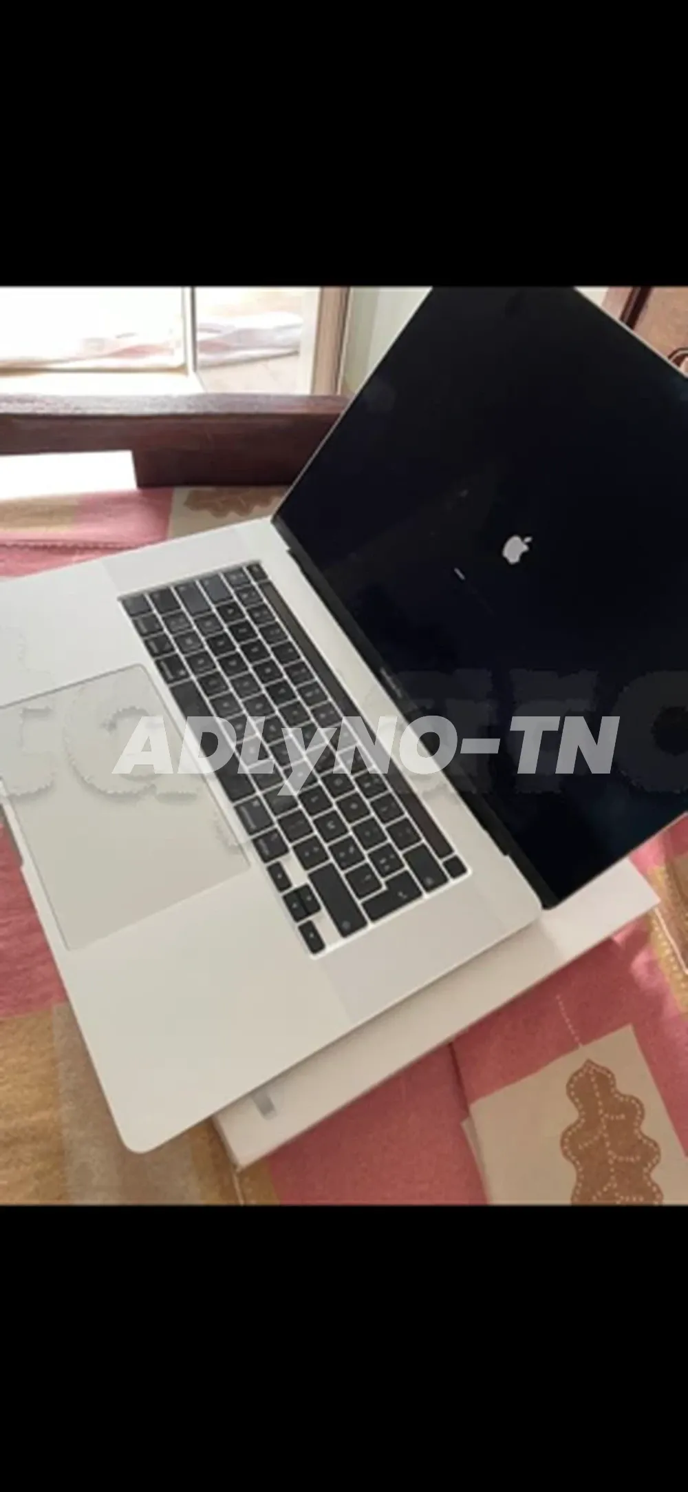 MacBook Pro 2019 512g SSD 16g ram 16 pouces écran état neuf aucun défaut tt en marche 10/10 avec le chargeur et facture prix 3100dt tel 20172643 à Tunis - Photo 1