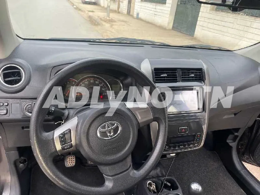 toyota agya première main à Tunis - Photo 4