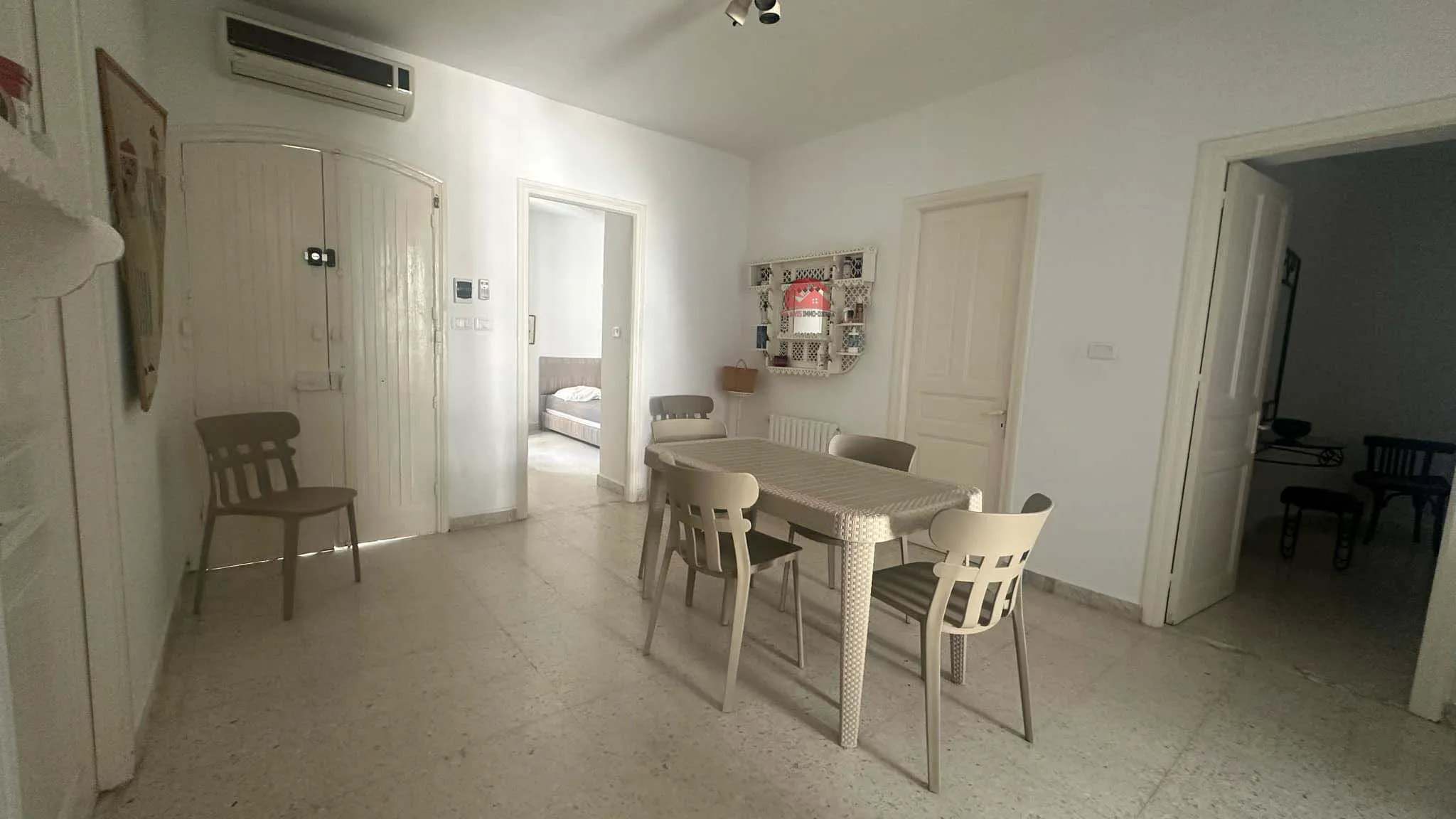VILLA MEUBLÉE EN ZONE TOURISTIQUE - RÉF L761 à Medenine - Photo 6