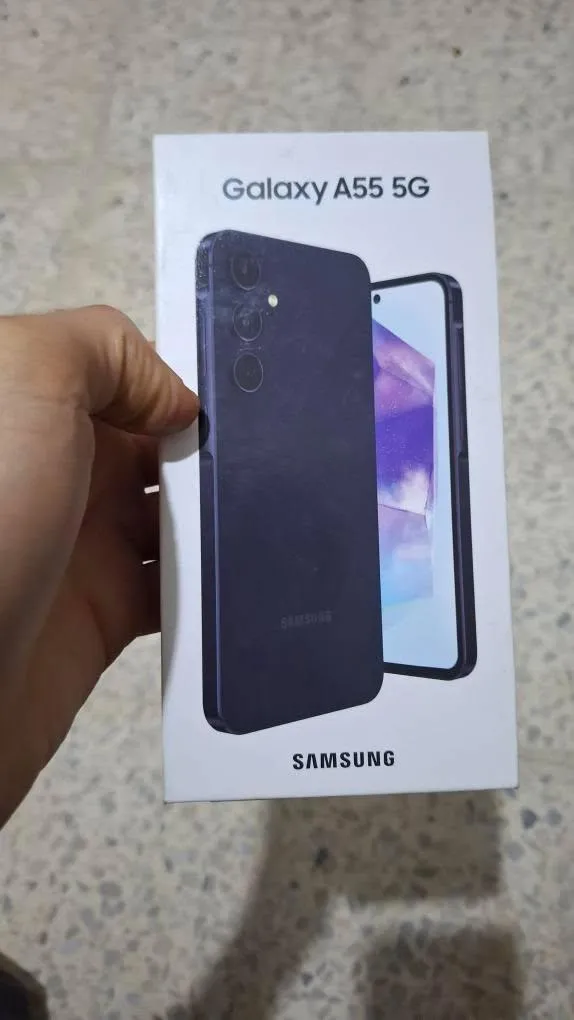 Vendre Oppo reno 12f très neuf sans touche à l' écran 