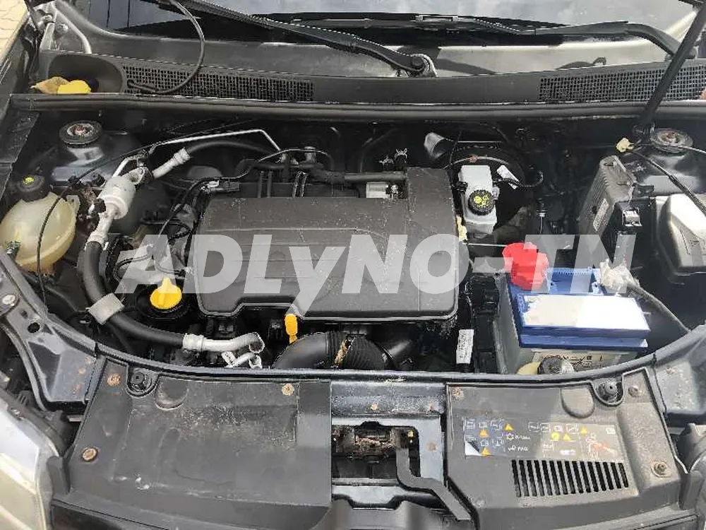 Femme directrice vend Renault Symbol 3 élégance année 2019 à Tunis - Photo 8