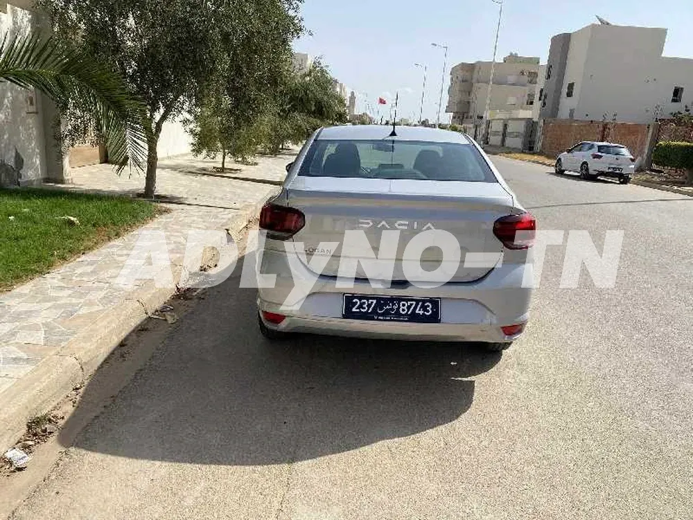 dacia logan 1ére main tél 25 300 752 à Sfax - Photo 2